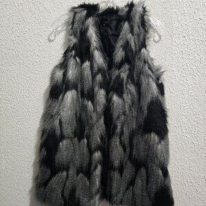 i jOSH Womens Faux Fur Vest Black & Gray Size M gorpcore grunge witchy acedemia
